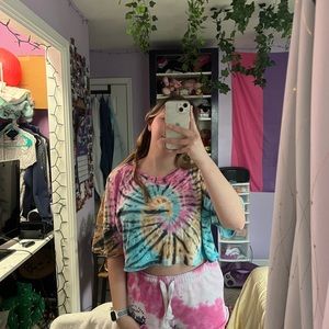 aero cropped tie dye shirt
